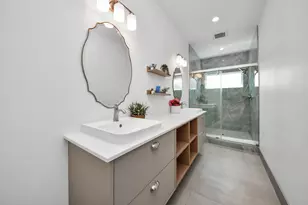 926 N Victory Dr, Houston, TX 77088 - Photo 35