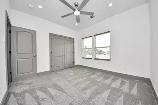 926 N Victory Dr, Houston, TX 77088 - Photo 23