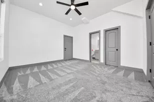 926 N Victory Dr, Houston, TX 77088 - Photo 3