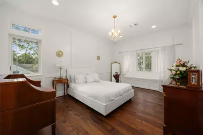 330 E Gaywood Drive, Houston, TX 77079 - Photo 19