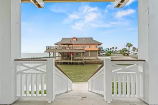 107 Gulf Dr, Tiki Island, TX 77554 - Photo 3