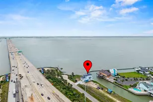 107 Gulf Dr, Tiki Island, TX 77554 - Photo 49