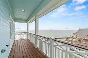 107 Gulf Dr, Tiki Island, TX 77554 - Photo 5