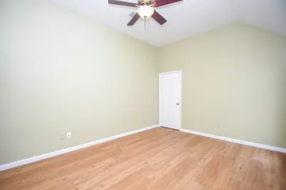 9111 Belle Glen Drive, Houston, TX 77099 - Photo 17