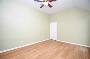 9111 Belle Glen Dr, Houston, TX 77099 - Photo 17
