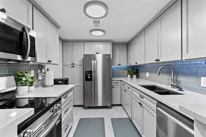 604 S Ripple Creek Drive #604, Houston, TX 77057 - Photo 3