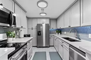 604 S Ripple Creek Dr, Houston, TX 77057 - Photo 3