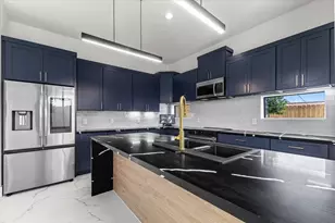 5110 Longmeadow St, Houston, TX 77033 - Photo 9