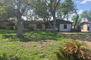 404 Svoboda St, Yoakum, TX 77995 - Photo 1