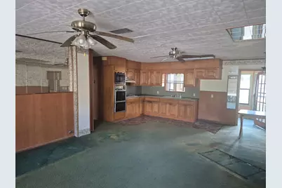 404 Svoboda Street, Yoakum, TX 77995 - Photo 7