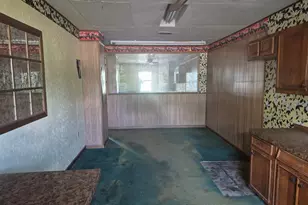 404 Svoboda St, Yoakum, TX 77995 - Photo 23