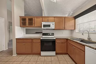 2811 Pheasant Creek Drive, Sugar Land, TX 77498 - Photo 11
