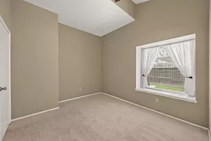 2811 Pheasant Creek Dr, Sugar Land, TX 77498 - Photo 17