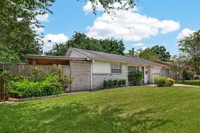 2811 Pheasant Creek Drive, Sugar Land, TX 77498 - Photo 3