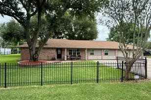 9326 Kostelnik St, Needville, TX 77461 - Photo 1
