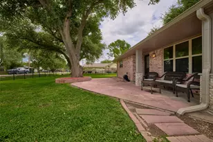 9326 Kostelnik St, Needville, TX 77461 - Photo 7