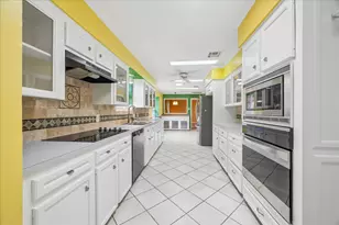 5418 Queensloch Dr, Houston, TX 77096 - Photo 5