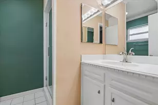 5418 Queensloch Dr, Houston, TX 77096 - Photo 13