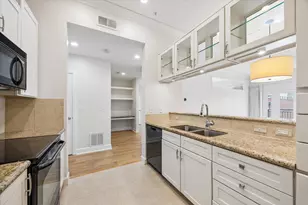 100 Willard St, Houston, TX 77006 - Photo 9