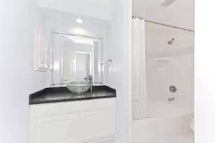 1915 Supplejack Ct, Sugar Land, TX 77479 - Photo 15