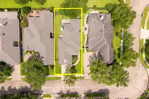 1915 Supplejack Ct, Sugar Land, TX 77479 - Photo 7