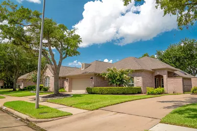 1915 Supplejack Court, Sugar Land, TX 77479 - Photo 5