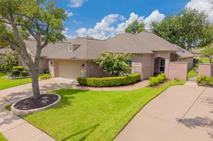 1915 Supplejack Ct, Sugar Land, TX 77479 - Photo 1