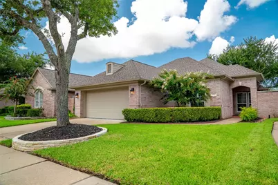 1915 Supplejack Court, Sugar Land, TX 77479 - Photo 3