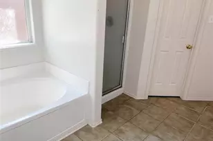 8911 Danbury Hollow Ln, Houston, TX 77075 - Photo 7