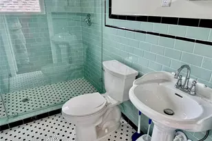 2608 Hopkins St, Houston, TX 77006 - Photo 33