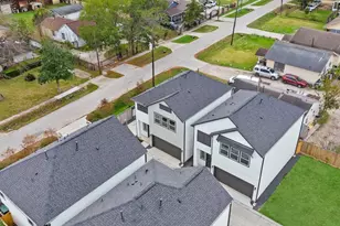 241 Rebecca St, Houston, TX 77022 - Photo 23