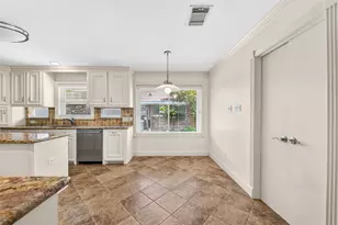 5262 Briarbend Dr, Houston, TX 77096 - Photo 9