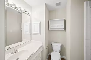 4431 Castle Ct, Houston, TX 77006 - Photo 21