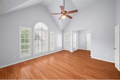 4431 Castle Court, Houston, TX 77006 - Photo 13