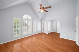 4431 Castle Ct, Houston, TX 77006 - Photo 13