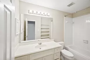 4431 Castle Ct, Houston, TX 77006 - Photo 29