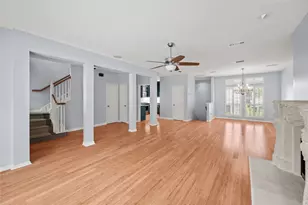 4431 Castle Ct, Houston, TX 77006 - Photo 7