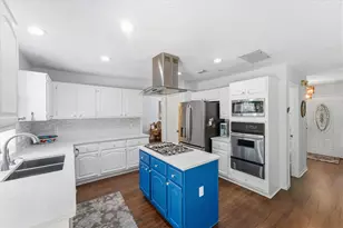 42 Fire Flicker Pl, The Woodlands, TX 77381 - Photo 5