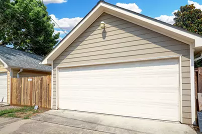 1025 W 15th 1/2 Street, Houston, TX 77008 - Photo 15