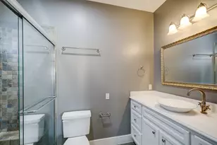 1025 W 15th 1/2 St, Houston, TX 77008 - Photo 9