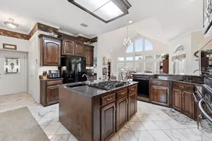 9018 Water Point Dr, Beach City, TX 77523 - Photo 11