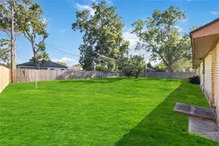 2612 Lake Park Dr, La Marque, TX 77568 - Photo 13