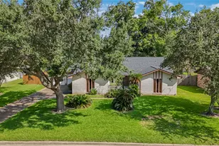 2612 Lake Park Dr, La Marque, TX 77568 - Photo 11