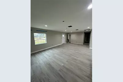 109 Honeysuckle Drive, Baytown, TX 77520 - Photo 3