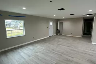 109 Honeysuckle Dr, Baytown, TX 77520 - Photo 3