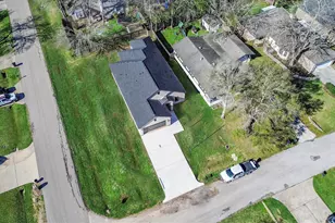 10703 Hillside Dr, Montgomery, TX 77356 - Photo 13