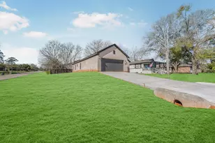 10703 Hillside Dr, Montgomery, TX 77356 - Photo 7