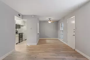 9029 Gaylord Dr, Houston, TX 77024 - Photo 9