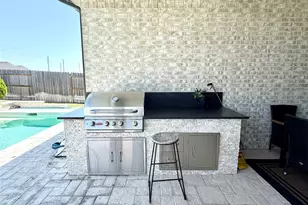 9214 Trimble Lndg Dr, Tomball, TX 77375 - Photo 9