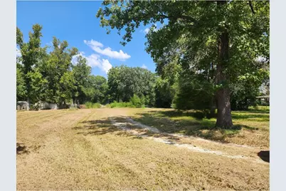 811 County Road 2068, Liberty, TX 77575 - Photo 1